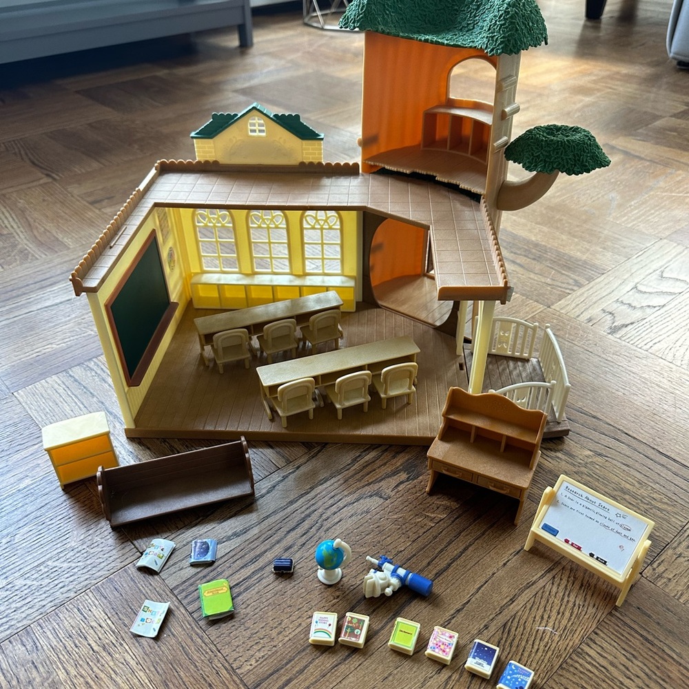 Calico Critters School house, school bus and accessories.